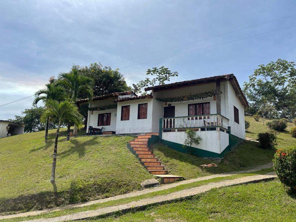 Hotel Candilejas Puerto Berrio Екстер'єр фото