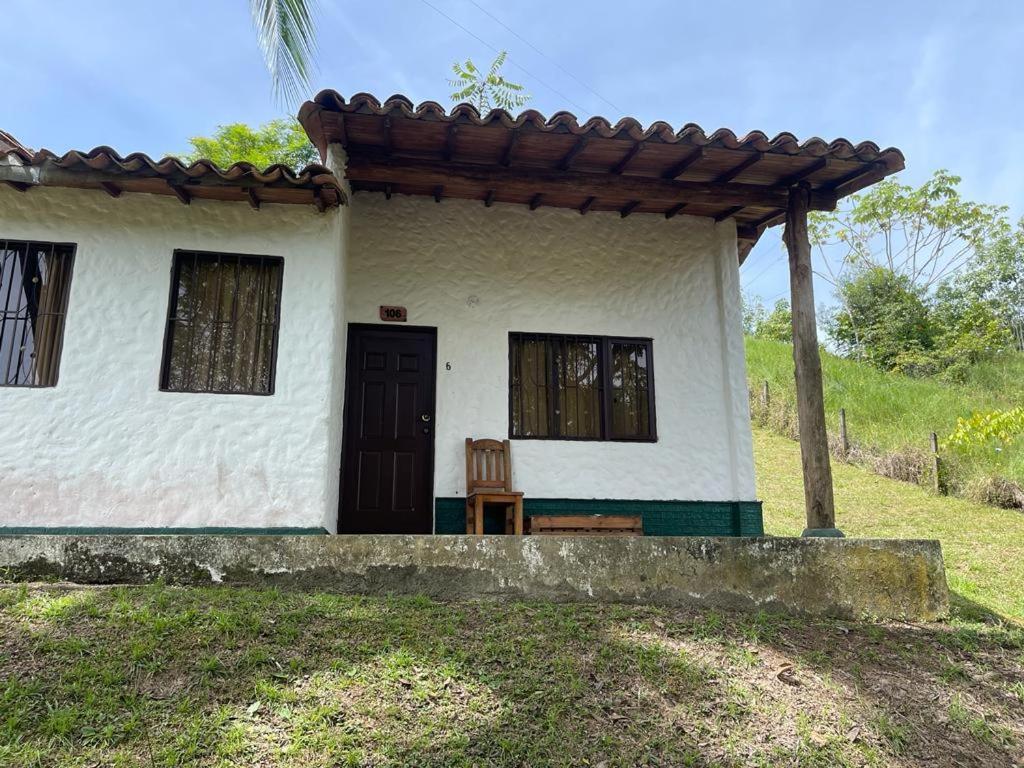 Hotel Candilejas Puerto Berrio Екстер'єр фото