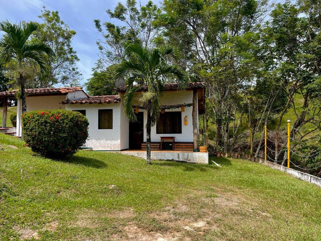 Hotel Candilejas Puerto Berrio Екстер'єр фото