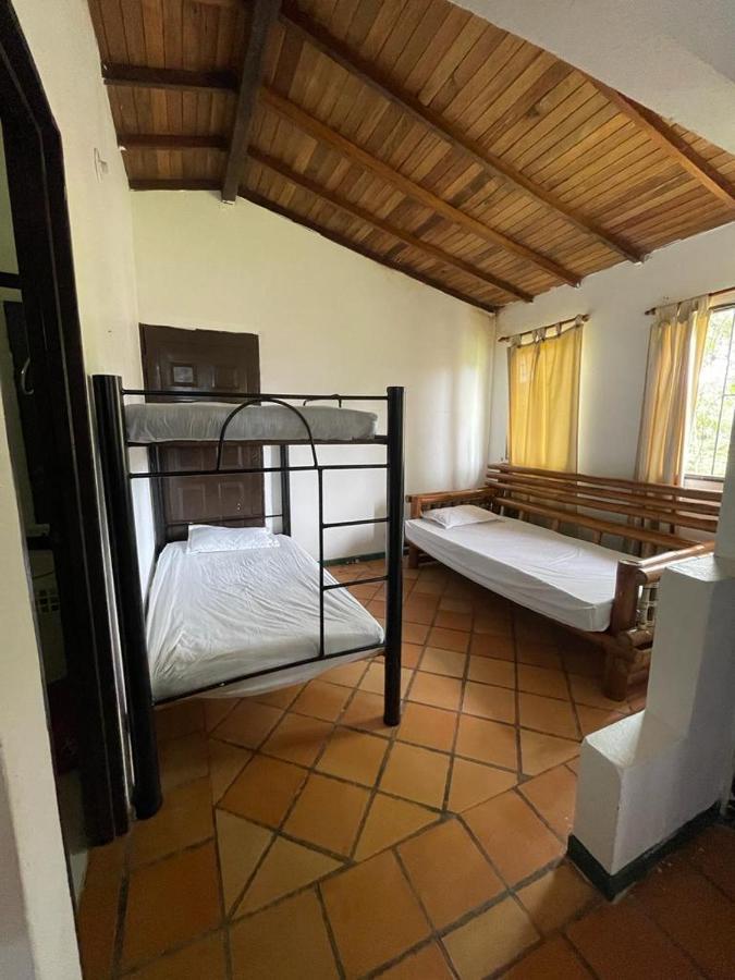 Hotel Candilejas Puerto Berrio Екстер'єр фото