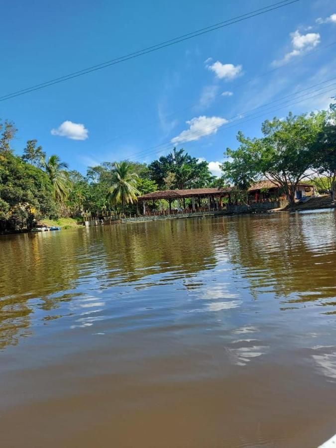 Hotel Candilejas Puerto Berrio Екстер'єр фото